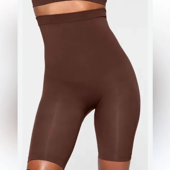 Skims Everyday Sculpt Above The Knee Short XXS in Jasper, NWT!! - Picture 2 of 7